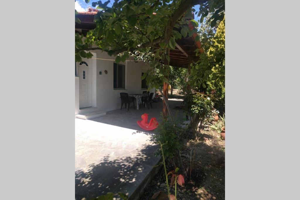 Irinis Cottage Kala Nera Exterior photo
